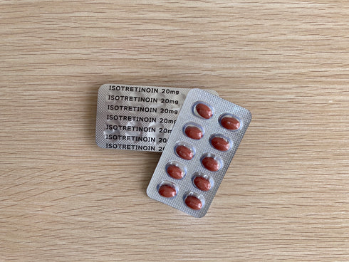 アクネトール(ニキビ治療薬)20mg30カプセル